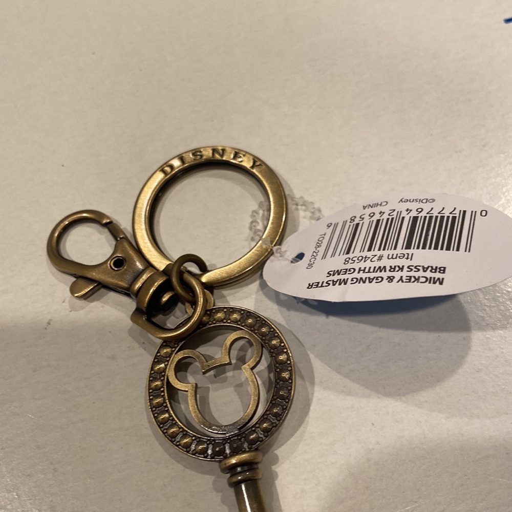 Disney Gold Master Key with Gem Beads Pewter Key Ring - Picture 6 of 6